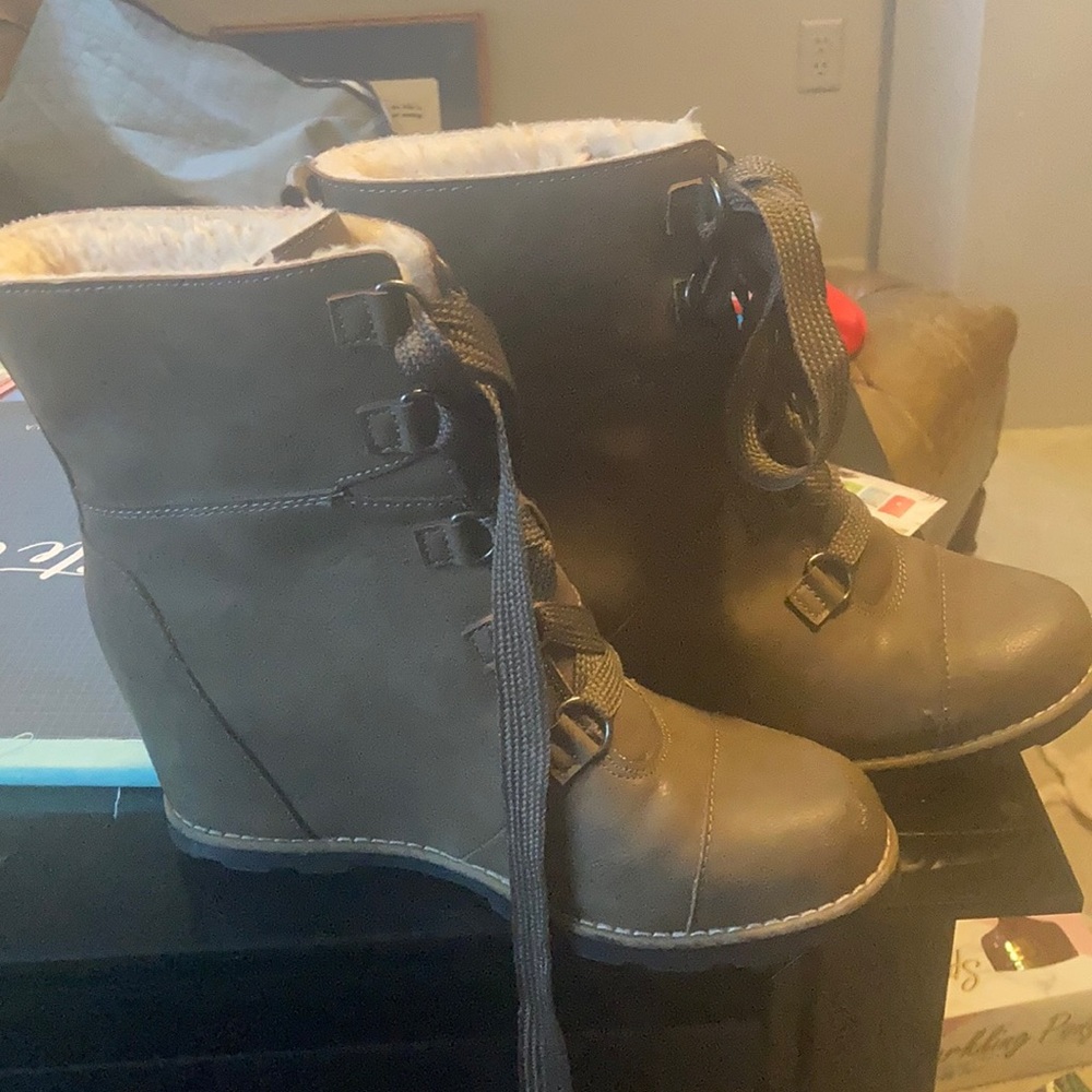 Wedge booties - Picture 2 of 6